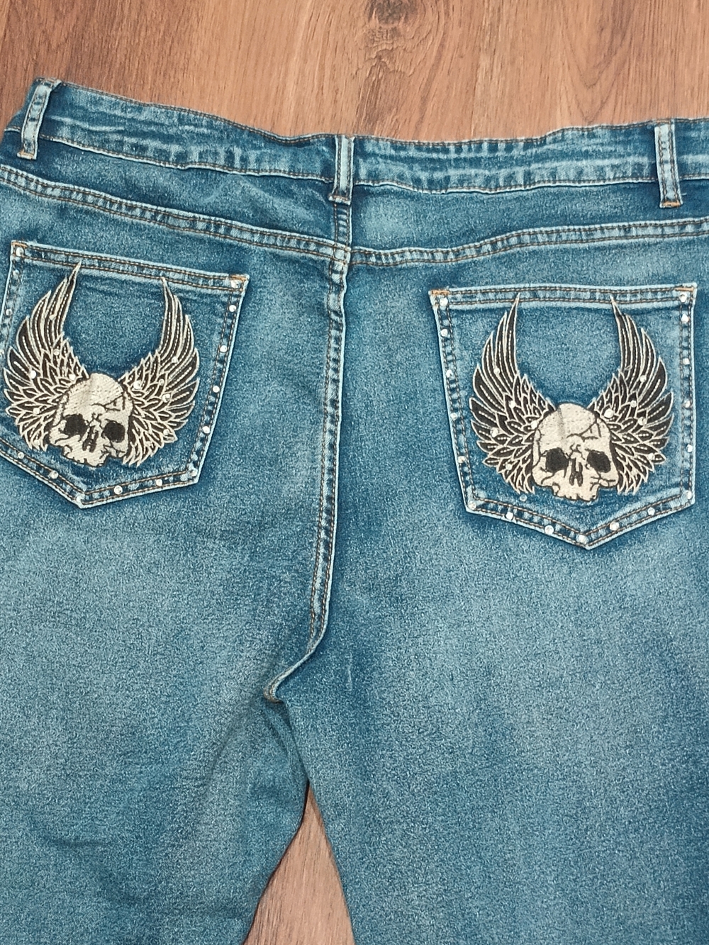 Winged Skull Pocket Rhinestone Detail Women's Flared Stretch Jeans Sz 16W Biker